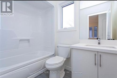 730 Knox Avenue, Hamilton (Parkview), ON - Indoor Photo Showing Bathroom