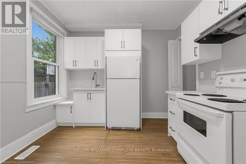 6 Ben Lomond Place, Hamilton (Raleigh), ON - Indoor Photo Showing Kitchen