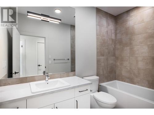 896 Dehart Road, Kelowna, BC - Indoor Photo Showing Bathroom