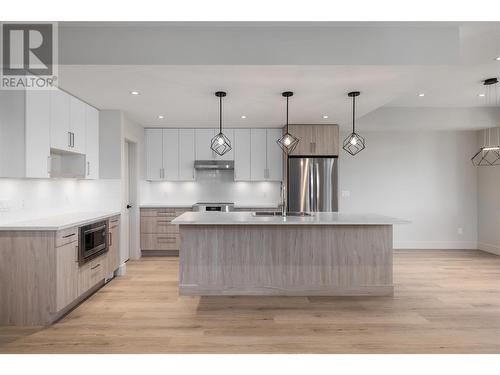 896 Dehart Road, Kelowna, BC - Indoor Photo Showing Kitchen With Upgraded Kitchen