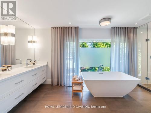 33 Blythwood Road, Toronto (Mount Pleasant East), ON - Indoor Photo Showing Bathroom