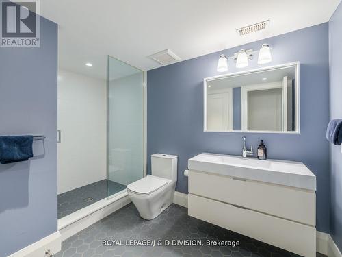 33 Blythwood Road, Toronto (Mount Pleasant East), ON - Indoor Photo Showing Bathroom