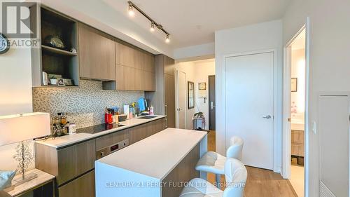 1610 - 1 Yorkville Avenue, Toronto, ON - Indoor