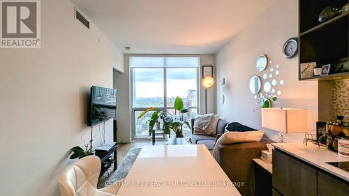 1610 - 1 Yorkville Avenue, Toronto, ON - Indoor