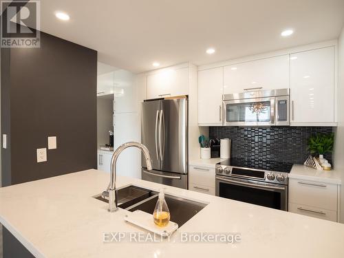 1601 - 3 Hickory Tree Road, Toronto (Weston), ON - Indoor Photo Showing Kitchen With Double Sink With Upgraded Kitchen