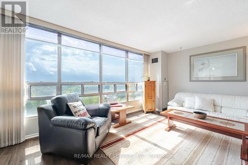 805 - 310 Mill Street S, Brampton (Brampton South), ON - Indoor Photo Showing Living Room