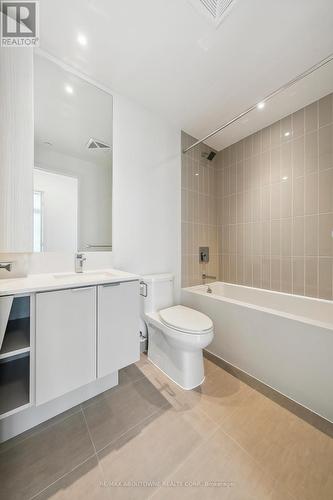 6001 - 3883 Quartz Road, Mississauga (City Centre), ON - Indoor Photo Showing Bathroom