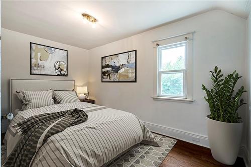 *virtually staged* - 76 Weir Street N, Hamilton, ON - Indoor Photo Showing Bedroom