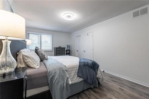 270 Rowntree Drive, Hamilton, ON - Indoor Photo Showing Bedroom