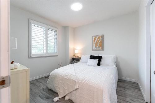 270 Rowntree Drive, Hamilton, ON - Indoor Photo Showing Bedroom