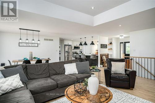 859 Gunter Settlement Road, Quinte West, ON - Indoor Photo Showing Living Room