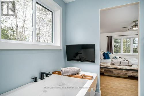 859 Gunter Settlement Road, Quinte West, ON - Indoor Photo Showing Bedroom