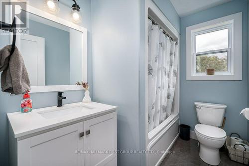 859 Gunter Settlement Road, Quinte West, ON - Indoor Photo Showing Bathroom