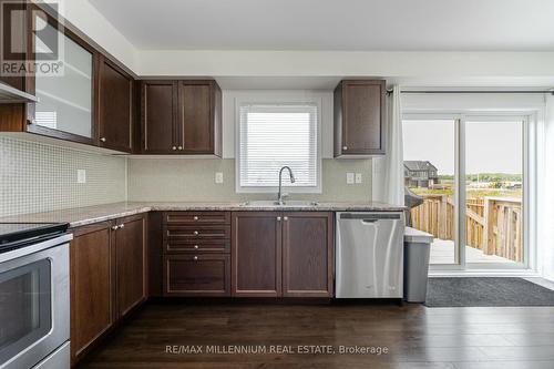 8455 Elderberry Drive, Niagara Falls, ON - Indoor Photo Showing Kitchen With Double Sink