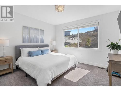 2789 Canyon Crest Drive, West Kelowna, BC - Indoor Photo Showing Bedroom