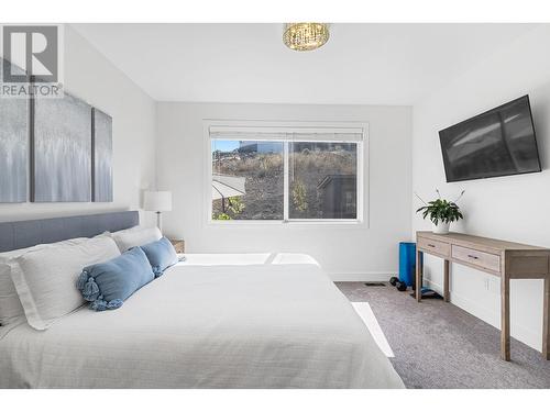 2789 Canyon Crest Drive, West Kelowna, BC - Indoor Photo Showing Bedroom