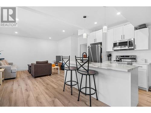 2789 Canyon Crest Drive, West Kelowna, BC - Indoor Photo Showing Kitchen With Upgraded Kitchen