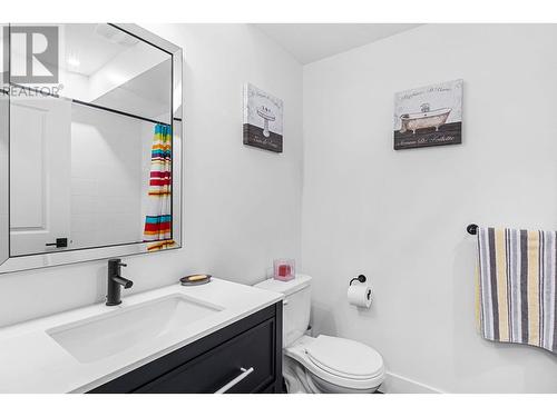 2789 Canyon Crest Drive, West Kelowna, BC - Indoor Photo Showing Bathroom