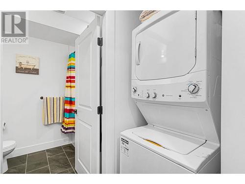 2789 Canyon Crest Drive, West Kelowna, BC - Indoor Photo Showing Laundry Room