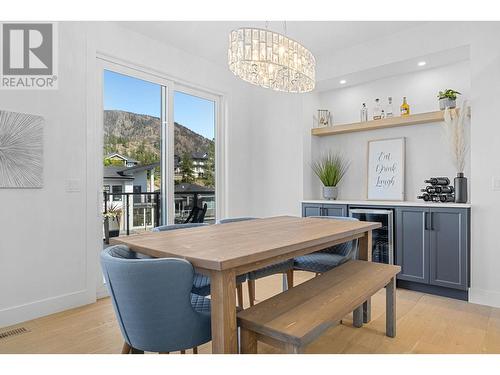 2789 Canyon Crest Drive, West Kelowna, BC - Indoor Photo Showing Dining Room