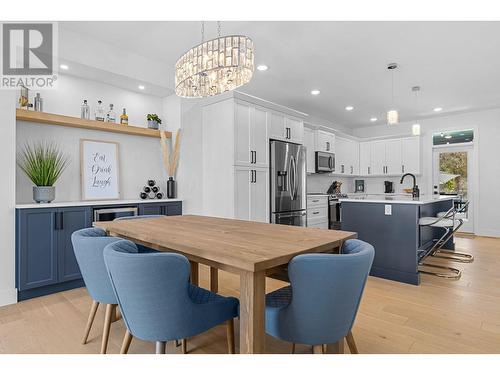 2789 Canyon Crest Drive, West Kelowna, BC - Indoor Photo Showing Dining Room