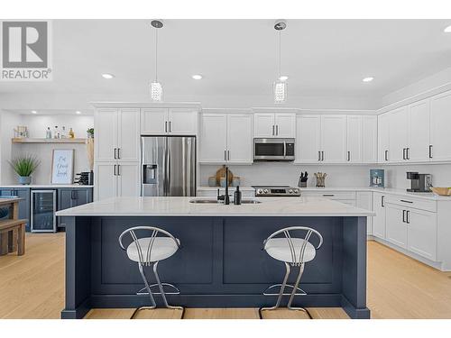 2789 Canyon Crest Drive, West Kelowna, BC - Indoor Photo Showing Kitchen With Upgraded Kitchen