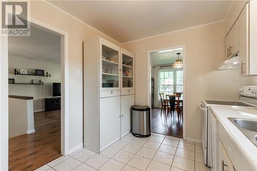 294 Parkside Drive, Hamilton (Waterdown), ON - Indoor Photo Showing Kitchen