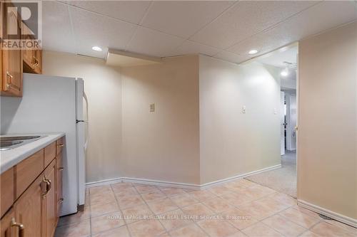 294 Parkside Drive, Hamilton, ON - Indoor Photo Showing Bedroom