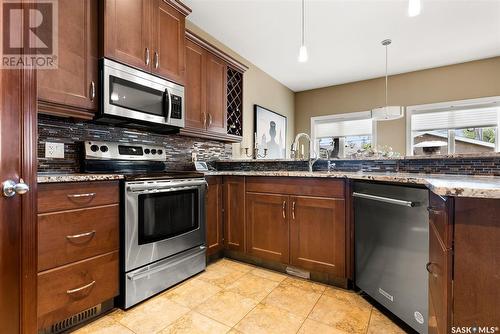 2632 Wallace Street, Regina, SK - Indoor Photo Showing Kitchen With Stainless Steel Kitchen