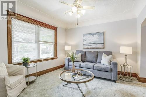 113 Kensington Avenue N, Hamilton (Crown Point), ON - Indoor Photo Showing Living Room