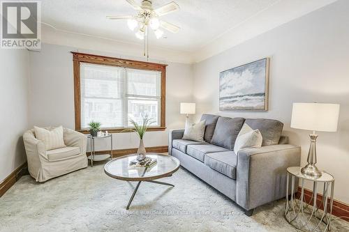 113 Kensington Avenue N, Hamilton (Crown Point), ON - Indoor Photo Showing Living Room