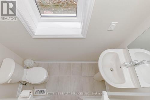 10 Blaney Street, Brant, ON - Indoor Photo Showing Bathroom