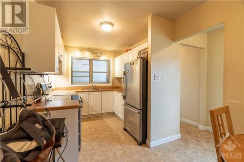 916 Aaron Avenue, Ottawa, ON - Indoor Photo Showing Kitchen With Double Sink