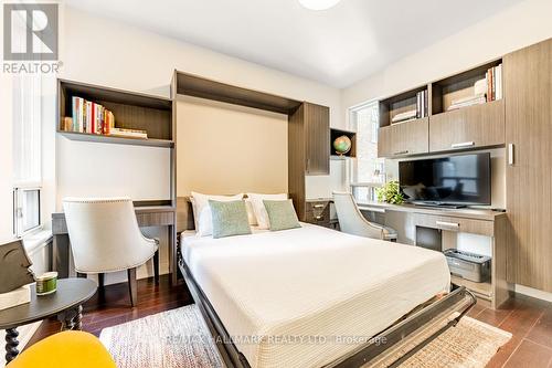 301 - 8 Sultan Street, Toronto (Bay Street Corridor), ON - Indoor Photo Showing Bedroom