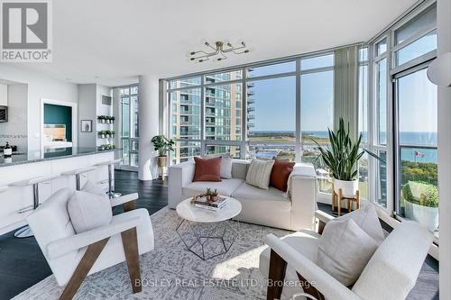 2403 - 231 Fort York Boulevard, Toronto (Niagara), ON - Indoor Photo Showing Kitchen With Upgraded Kitchen