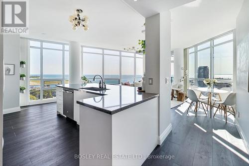 2403 - 231 Fort York Boulevard, Toronto (Niagara), ON - Indoor Photo Showing Living Room