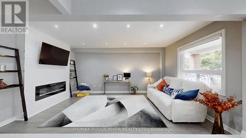 32 Dalmato Court, Vaughan (Vaughan Grove), ON - Indoor Photo Showing Living Room With Fireplace