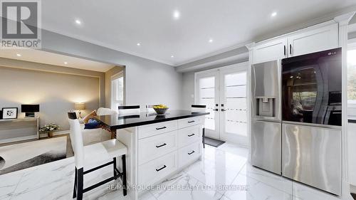 32 Dalmato Court, Vaughan (Vaughan Grove), ON - Indoor Photo Showing Kitchen