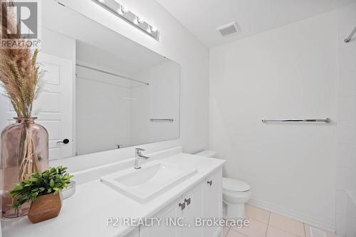 235 Vivant Street, Newmarket, ON - Indoor Photo Showing Bathroom