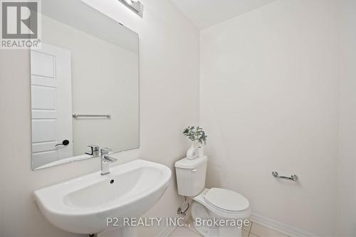 235 Vivant Street, Newmarket, ON - Indoor Photo Showing Bathroom