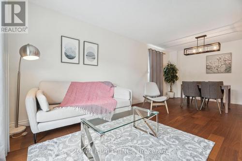 11 Bristow Court, Barrie (Allandale Heights), ON - Indoor Photo Showing Living Room