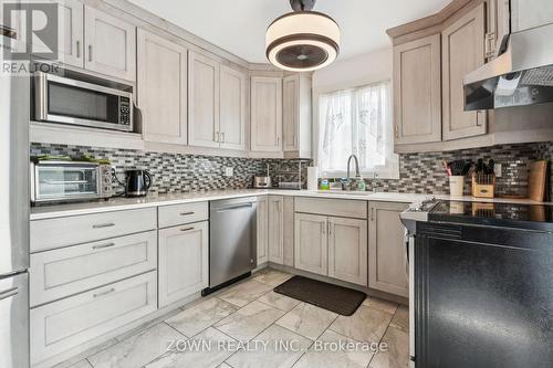 11 Bristow Court, Barrie (Allandale Heights), ON - Indoor Photo Showing Kitchen