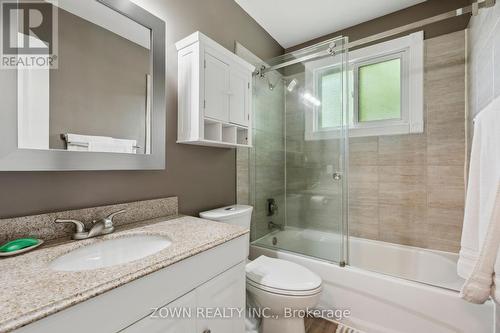 11 Bristow Court, Barrie (Allandale Heights), ON - Indoor Photo Showing Bathroom