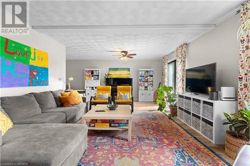 58 Riddle Court, North Bay, ON - Indoor Photo Showing Living Room