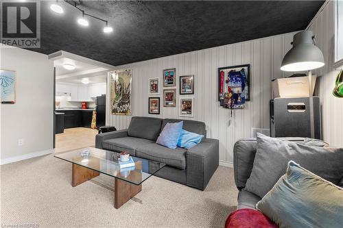 58 Riddle Court, North Bay, ON - Indoor Photo Showing Living Room