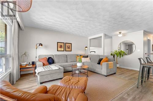 58 Riddle Court, North Bay, ON - Indoor Photo Showing Living Room