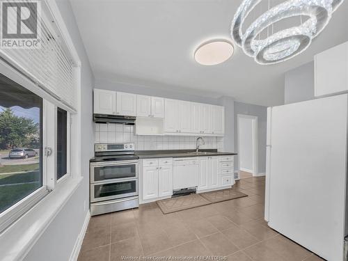 1580 Goyeau Street, Windsor, ON - Indoor Photo Showing Kitchen