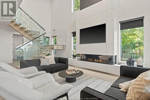 754 Old Tecumseh Road, Lakeshore, ON - Indoor Photo Showing Living Room With Fireplace