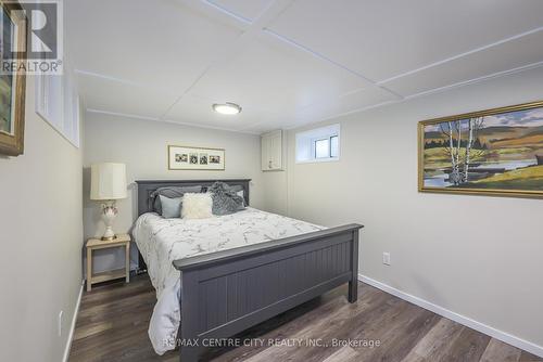 1305 Springbank Avenue, London, ON - Indoor Photo Showing Bedroom