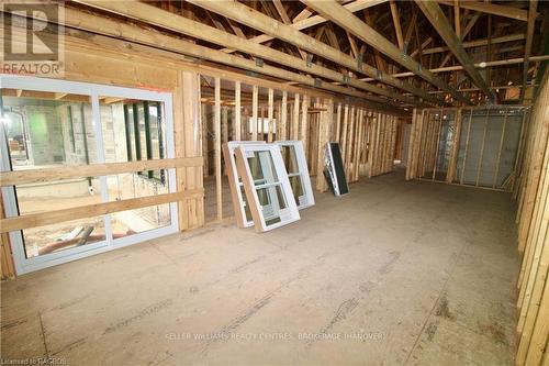 813 22Nd Avenue A, Hanover, ON - Indoor Photo Showing Basement